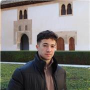 Me defino como una persona responsable, atento y comprometido.