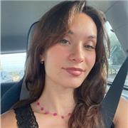 studentessa universitaria offre lezioni di italiano