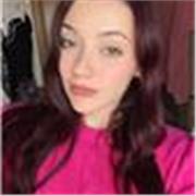Ragazza diplomata al liceo linguistico offre aiuto per lo studio della lingua spagnola ai ragazzi di medie e superiori