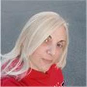 Sei alla ricerca di un insegnante simpatica ed allo stesso tempo professionale per imparare l'inglese o l'italiano?