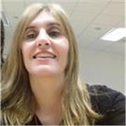 Maestra de apoyo para alumnos de nivel primario y primeros años de secundario