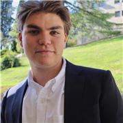 Laureato magistrale in economia aziendale, supplente alle superiori