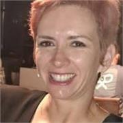 Profesora de inglés para jóvenes y adultos con 25 años de experiencia. He impartido clases en colegio, academias y empresas.