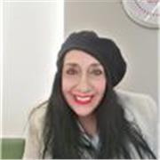 Traduttrice e interprete impartisco lezioni di francese. Ho vissuto all'estero parecchi anni fra Francia e Tunisia