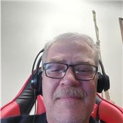 Profesor nativo con más de 20 an̈os de experiencia ensen̈a clases de conversación