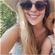 Chica con experiencia en dar clases durante años, gran capacidad de enseñar y ayudar al ritmo del niño/a