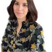 Laureata in Scienze giuridiche e un master in Management delle Risorse umane. Offro lezioni e consulenze personalizzate per chi vuole migliorare il proprio percorso professionale