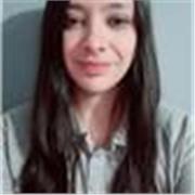 Maestra a nivel básico y medio, en materias afines de psicología, y artes también