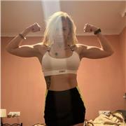 Classes de fitness in English. Personal trainer with official international certificate REPS