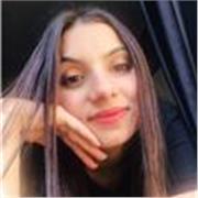 ragazza con scuola finita di offre ad aiutare gli allievi a migliorare nella lingua inglese