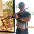 Docente con más de 20 años de experiencia, pedagogo musical, máster en musicoterpia, actualmente doctorando en artes y educación de la universidad de granada. flautista con conocimientos básicos de piano, guitarra y percusión caribeña latinoamericana. me 