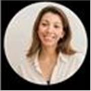 Professeure d’anglais (C2) – approche interactive et personnalisée.