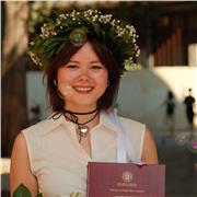 Ciao, sono una giovane laureata in Italianistica, offro aiuto compiti e ripetizioni per tutte le scuole (anche latino)