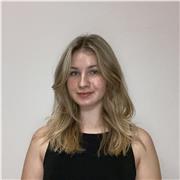 Biologie, Englisch Tutorin bis 8te Klasse. Kann zweimal die Woche :)