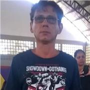 Sou de boas energias, educado e culto, ensino crianças, jovens e adultos