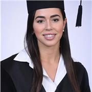 Maestra de Educación Primaria titulada por la Universidad de Barcelona. Clases online de refuerzo para Primaria y ESO