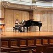 Estudiante de piano en la ESMuC con ganas de transmitir mis conocimientos y entusiasmo por la música. Clases de instrumento (piano) y lenguaje musical