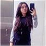 La profesora hace clases online de español