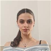 Estudiante universitaria de doble grado de Magisterio infantil y primaria. Español nativo.