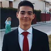 Alumno de universidad con media de sobresaliente en Bachiller Tecnológico