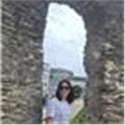 Profesora de literatura, filosofía, historia, escritura, lectura y cinematografía con más de 10 años de experiencia