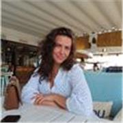 Soy una persona paciente, responsable y con muchas ganas de enseñar. Me adapto al nivel de cada alumno y ofrezco apoyo necesario