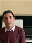 Docente di pianoforte impartisce lezioni private di tastiere