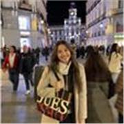 Profesora de apoyo para niños de la ESO