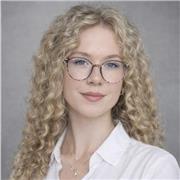 Geduldige Abiturientin mit 1,5 Jahren Amerika-Erfahrung bietet privaten Englisch-Online-Unterricht