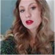 Sei alla ricerca di un insegnante che possa aiutarti a migliorare il tuo italiano? Non esitare a contattarmi