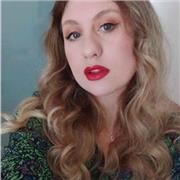 Sei alla ricerca di un insegnante che possa aiutarti a migliorare il tuo italiano? Non esitare a contattarmi