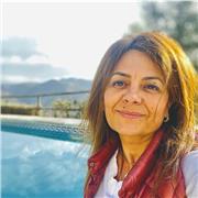 Se ofrecen clases de apoyo en el campo de la medicina y especialmente la medicina nuclear y el diagnóstico