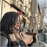 Soy la auxiliar de inglés y estoy enseñando inglés mas que 3 años 