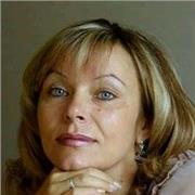 Motivierte Englischlehrerin mit C1 Englisch, B1 Deutsch, Erfahrung im Unterricht