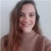 Graduada en Psicología, imparto clases de español ya que es mi idioma nativo y me encanta enseñarlo! Flexible en horarios.