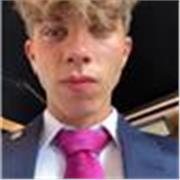 Doy clases particulares de inglés a niñ@s de primaria y secundaria. Soy estudiante de international business en la UV y tengo el nivel C2 de inglés