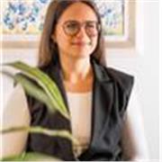 Studentessa di Economia, 24 anni, seria e competente. Offro aiuto compiti online nel weekend, con pazienza e chiarezza