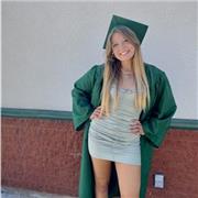 Sono una ragazza di diciotto anni appena tornata da un anno negli Stati Uniti. Offro lezioni a bambini o lezioni di conversazione, anche online