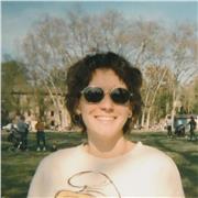 Studentessa di psicologia, ex studentessa del liceo classico, offre ripetizioni e aiuto compiti in italiano