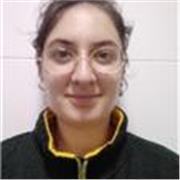 Profesora de inglés imparte clases a todas las edades