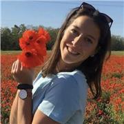 Graduada en Educación Primaria con nivel  C1 acreditado en francés e inglés.
Graduada en CAFyD. Me gustaría trabajar con niños.