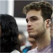 Estudiante de doble grado, formado en las humanidades y las ciencias sociales. Me gustaría ayudar a niños de primaria y ESO