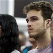 Estudiante de doble grado, formado en las humanidades y las ciencias sociales. Me gustaría ayudar a niños de primaria y ESO
