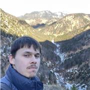 Maschinenbaustudent, der Mathe, Physik, Chemie und Informatik-Nachhilfe gibt