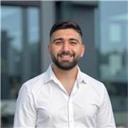 Mathematik-Tutor, der Kinder und Studenten aller Altersgruppe unterrichtet.