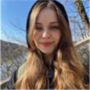 English tutor who teaches A2-C1 levels via many different online tools and interactive platforms