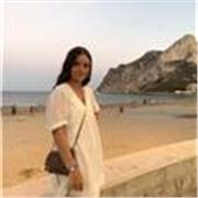 Soy María, licenciada en Educación Primaria con especialización en Inglés y estudiante de Master en Atención a Diversidad y Apoyos Educativos. Realice el bachillerato científico y estoy capacitada para dar clases de la ESO