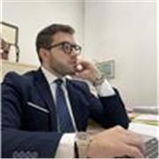 Si impartiscono lezioni di diritto pubblico e privato
