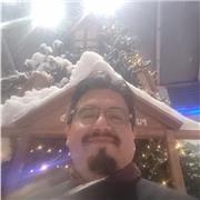 Profesor especialista y en ejercicio de la labor en el rubro por casi 11 años