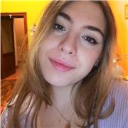 studentessa offre ripetizioni di inglese ed aiuto compiti pomeridiano